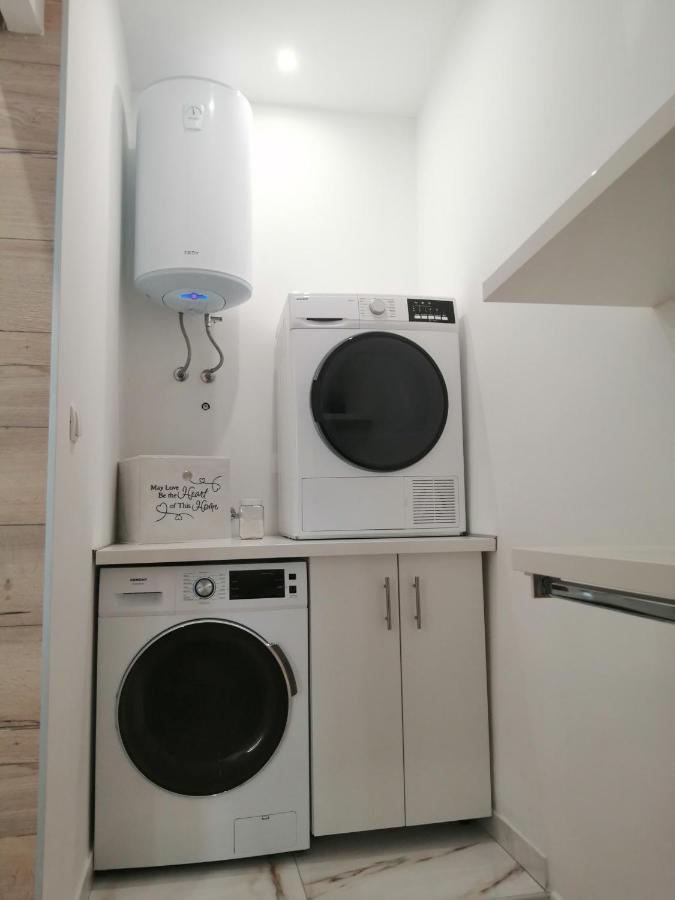 V Apartment 시베니크 외부 사진