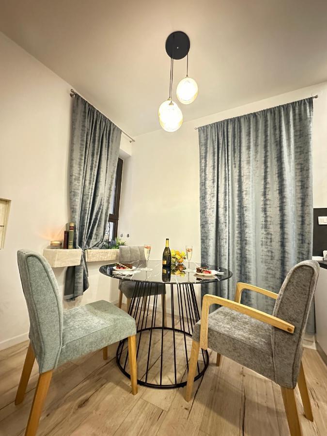 V Apartment 시베니크 외부 사진