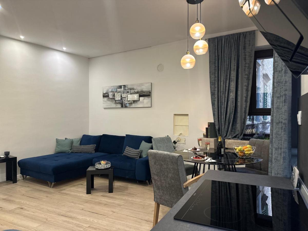V Apartment 시베니크 외부 사진