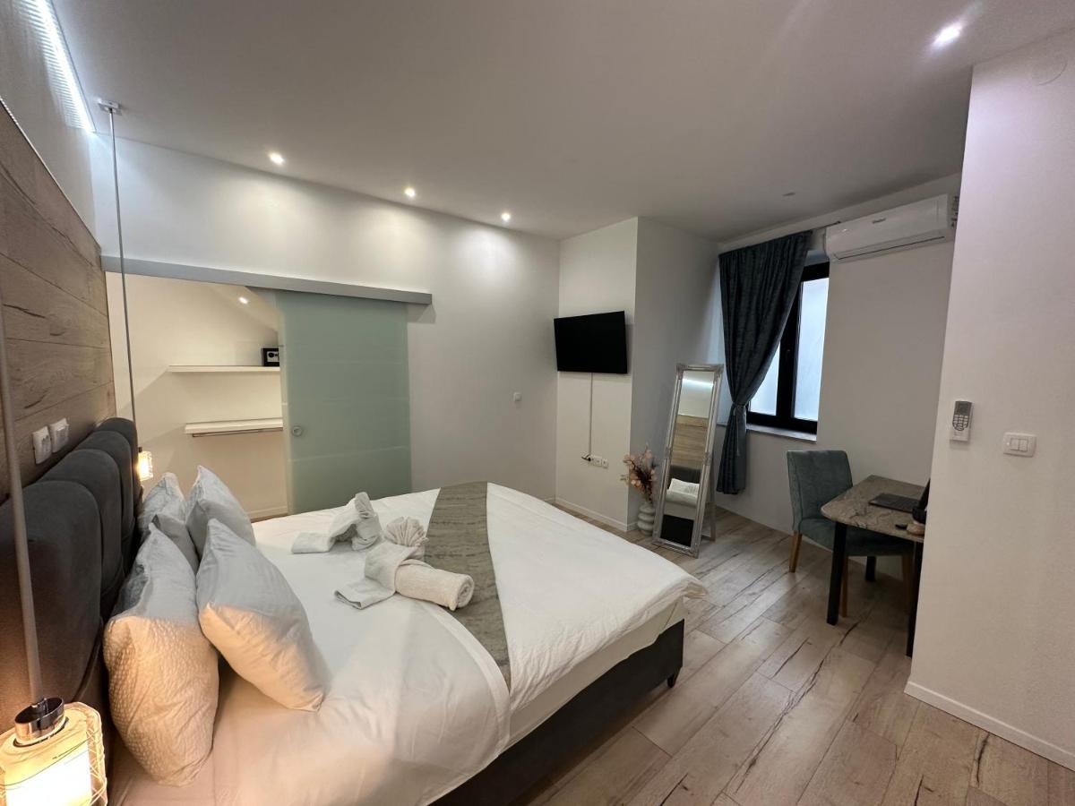 V Apartment 시베니크 외부 사진
