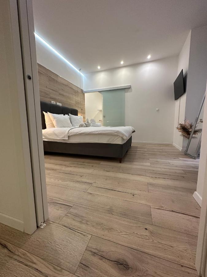 V Apartment 시베니크 외부 사진
